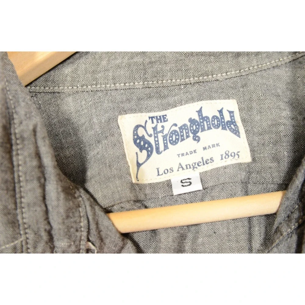 The Stronghold Shirt Mens Small Gray Chambray Workwear Button‎ Front Casual